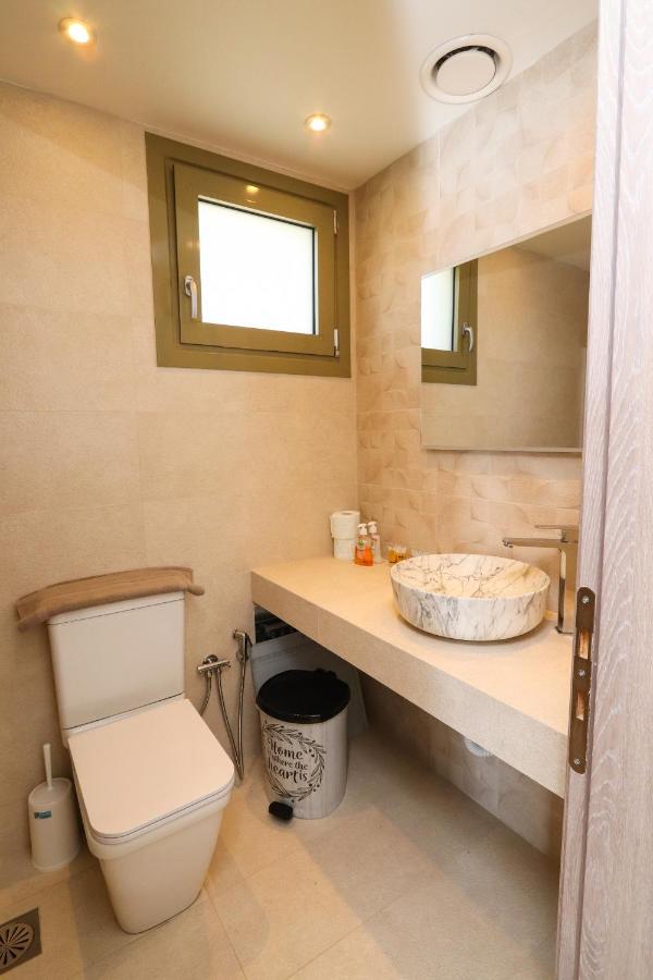 East & West Seaside Apartments Gialtra Ngoại thất bức ảnh