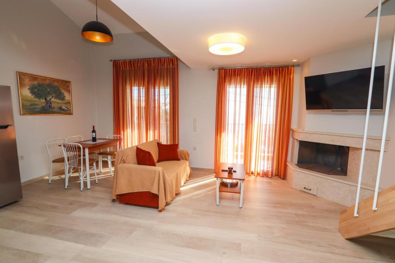 East & West Seaside Apartments Gialtra Ngoại thất bức ảnh
