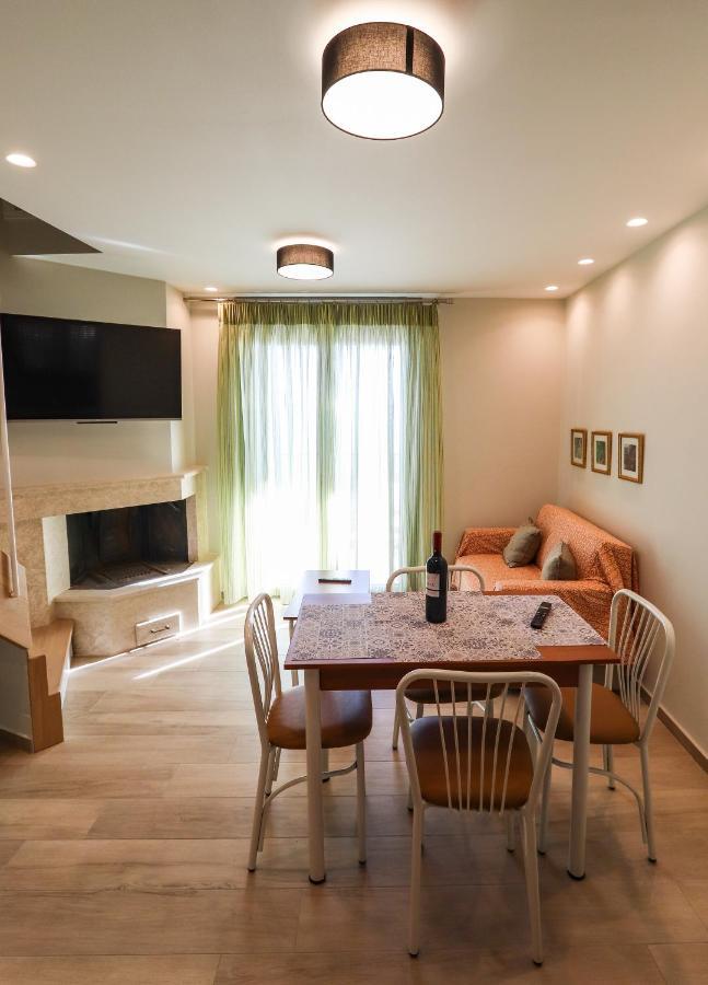 East & West Seaside Apartments Gialtra Ngoại thất bức ảnh