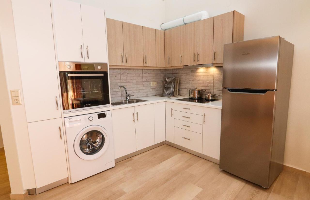 East & West Seaside Apartments Gialtra Ngoại thất bức ảnh