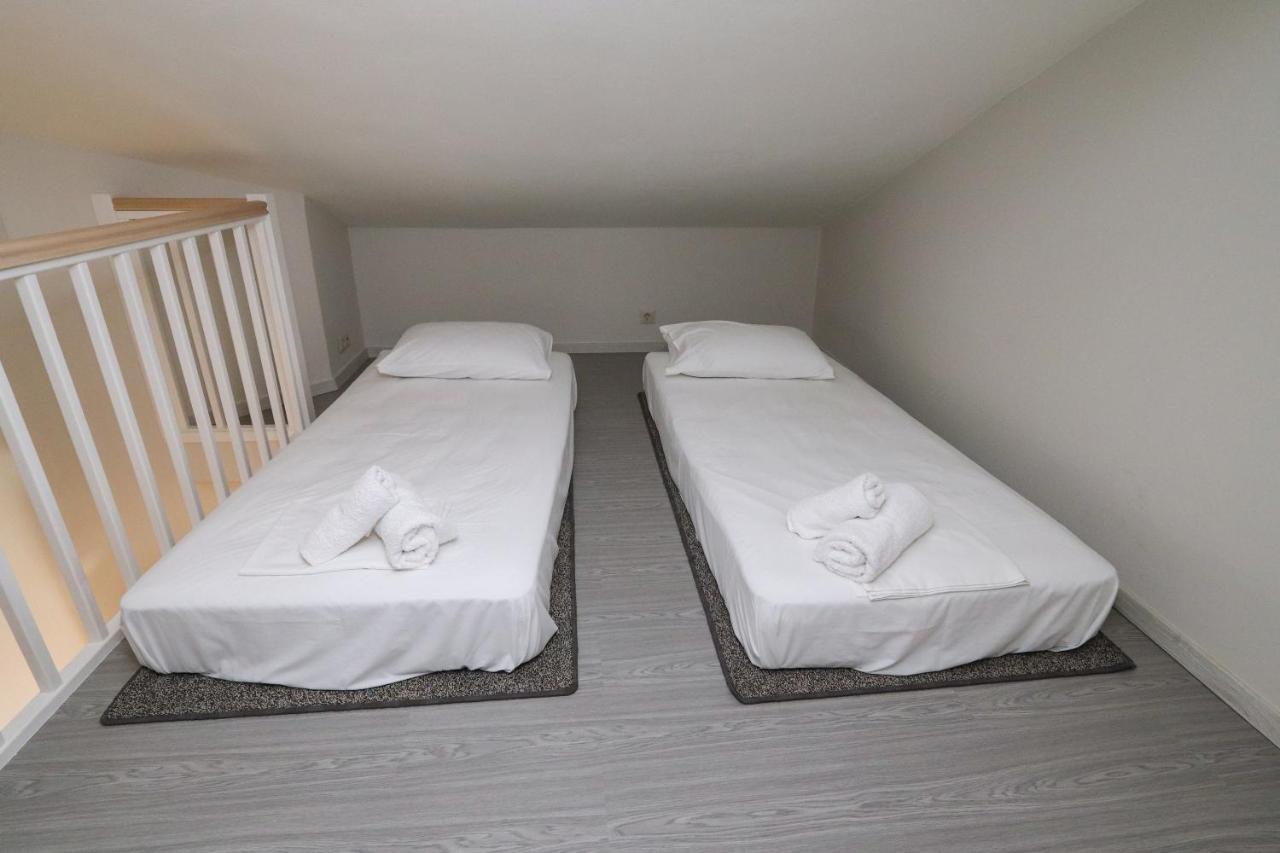 East & West Seaside Apartments Gialtra Ngoại thất bức ảnh